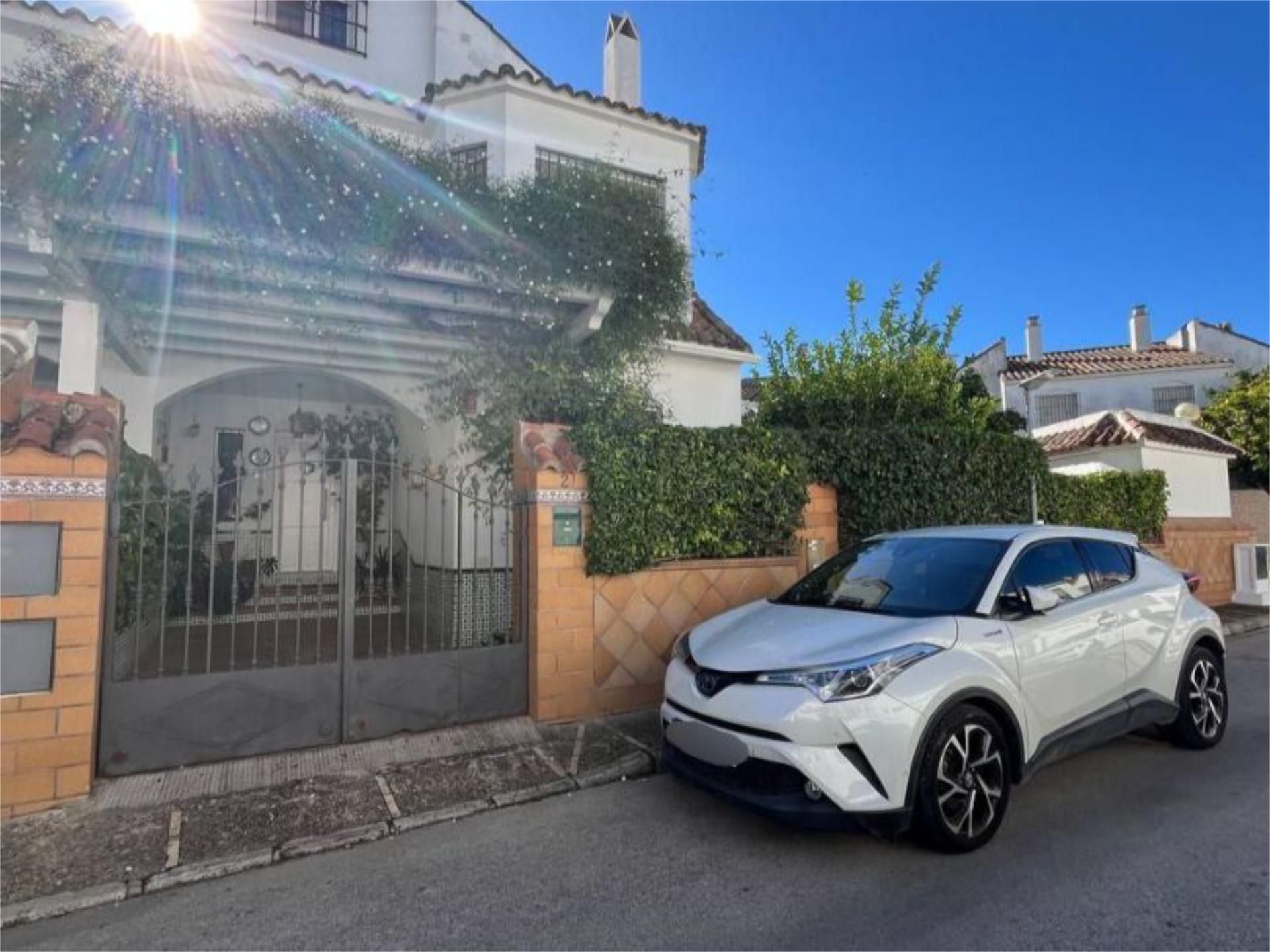 House or chalet for sale in Calle Mallorca, 2, El Retiro - La Vid Exterior view of House or chalet for sale in Jerez de la Frontera with Air Conditioner and Terrace