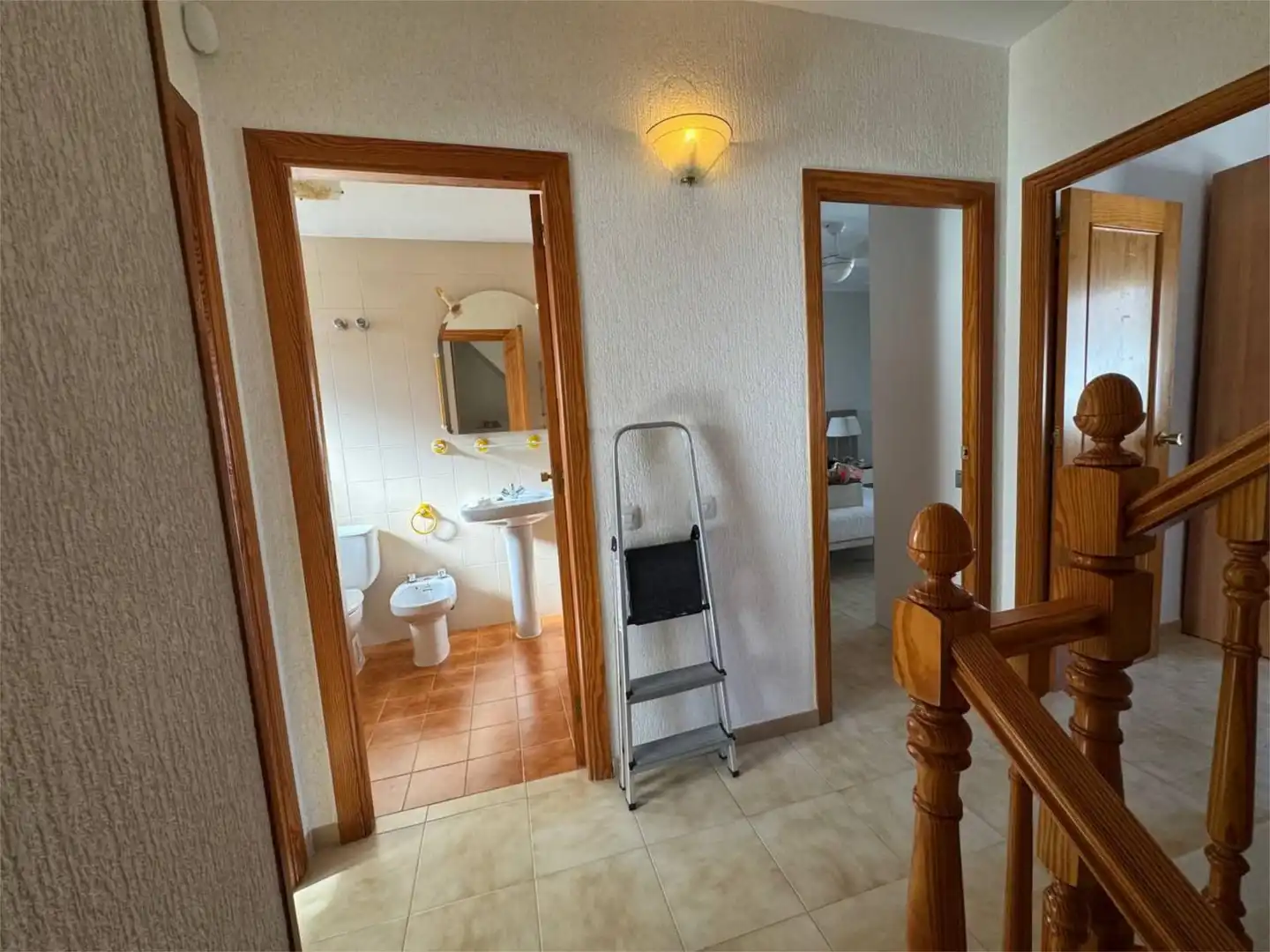 Houses for sale in Calle Mallorca, 2, El Retiro - La Vid Bathroom of Houses for sale in Jerez de la Frontera with Air Conditioner, Heating and Private garden