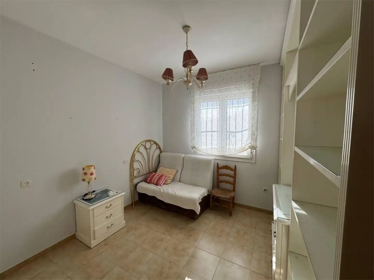 Houses for sale in Calle Mallorca, 2, El Retiro - La Vid Bedroom of Houses for sale in Jerez de la Frontera with Air Conditioner, Heating and Private garden
