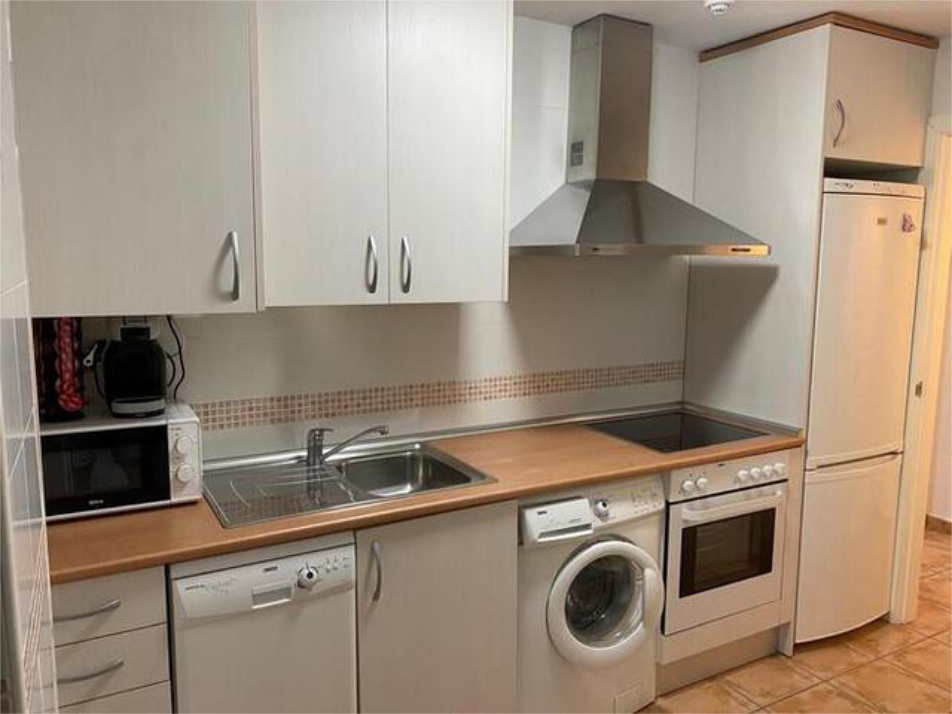 Flat to rent in Motril ciudad Kitchen of Flat to rent in Motril with Heating, Private garden and Swimming Pool