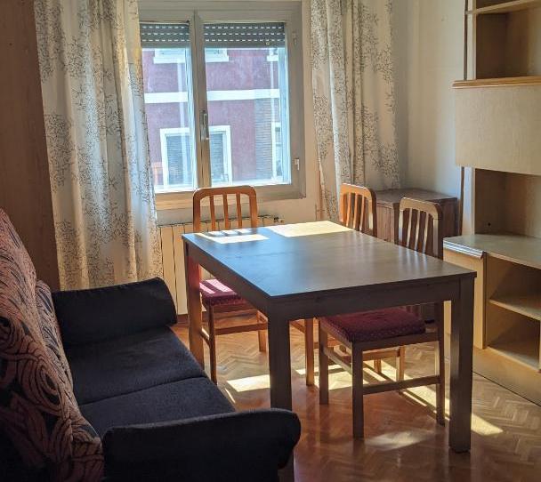 Flat to rent in Calle de José García Sánchez, 24, Ciudad Jardín - Parque Roma, Zaragoza - image 1 Photo 1 of Flat to rent in Calle de José García Sánchez, 24, Ciudad Jardín - Parque Roma, Zaragoza