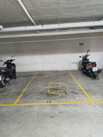 Garaje en Alquiler en Calle Gustavo Pittaluga, 12 en El Tejar - Hacienda Bizcochero