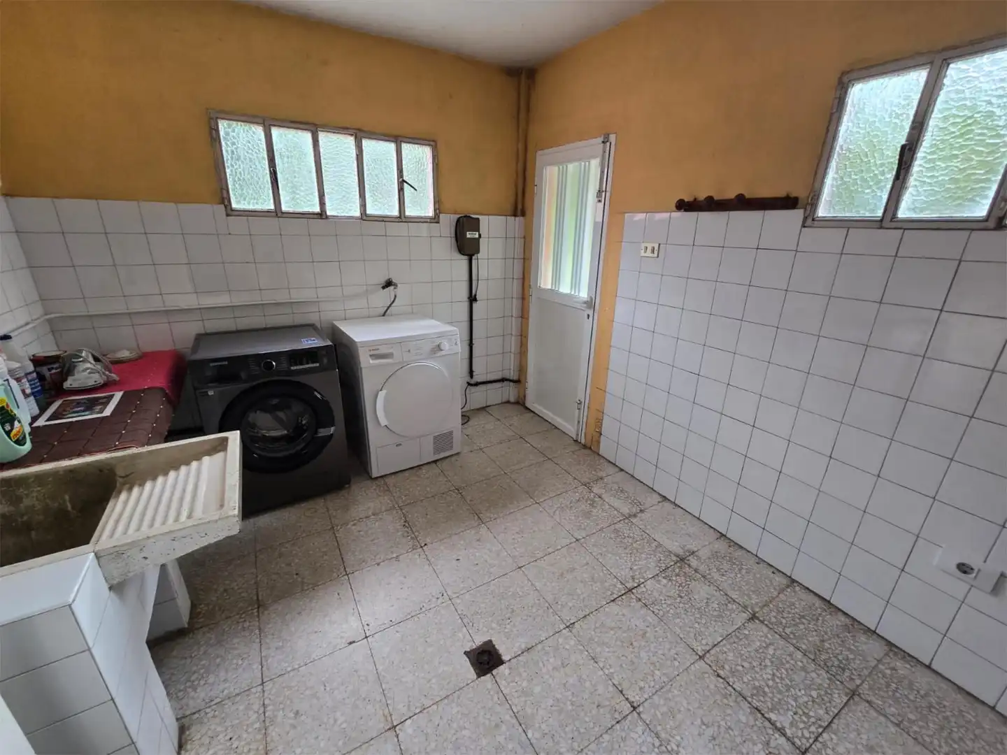 Casa o xalet en venda a Aldea a Pousa, 1, As Lagoas Cuina de Casa o xalet en venda en Ourense Capital amb Terrassa, Piscina i Balcó