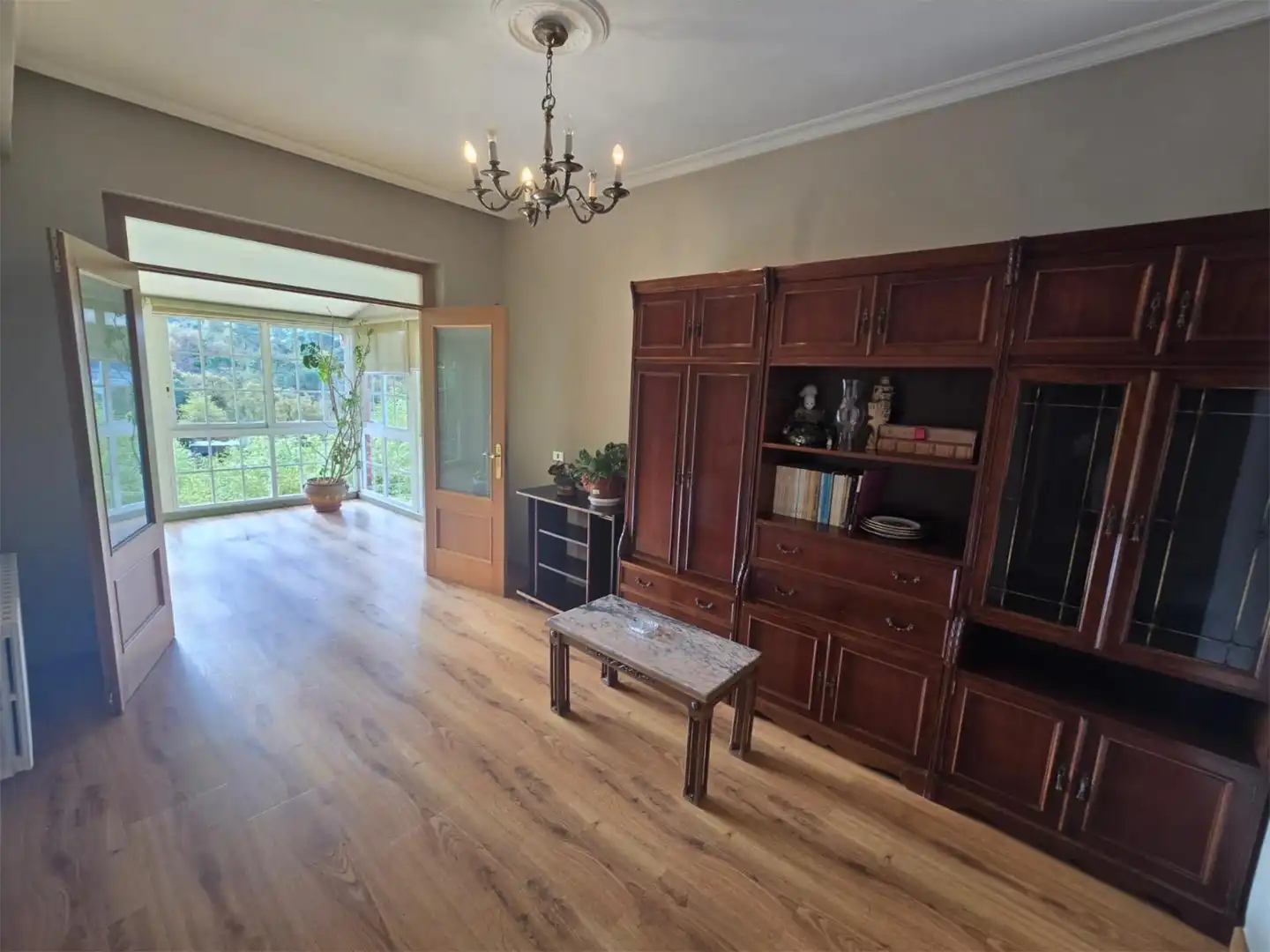 Casa o xalet en venda a Aldea a Pousa, 1, As Lagoas Sala d'estar de Casa o xalet en venda en Ourense Capital amb Terrassa, Piscina i Balcó