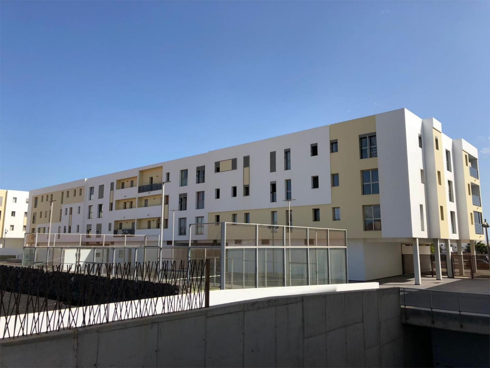Flat for sale in Calle Guágaro, 6, Argana Alta - Maneje Exterior view of Flat for sale in Arrecife with Private garden, Storage room and Furnished