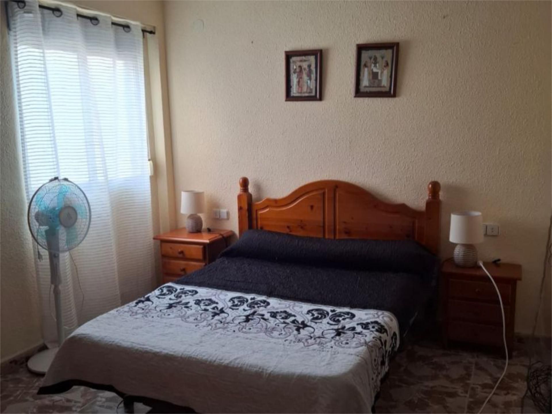 Pis per a compartir a Carrer Manises, 20, Riba-roja de Túria Dormitori de Pis per a compartir en Riba-roja de Túria amb Aire condicionat, Moblat i Balcó