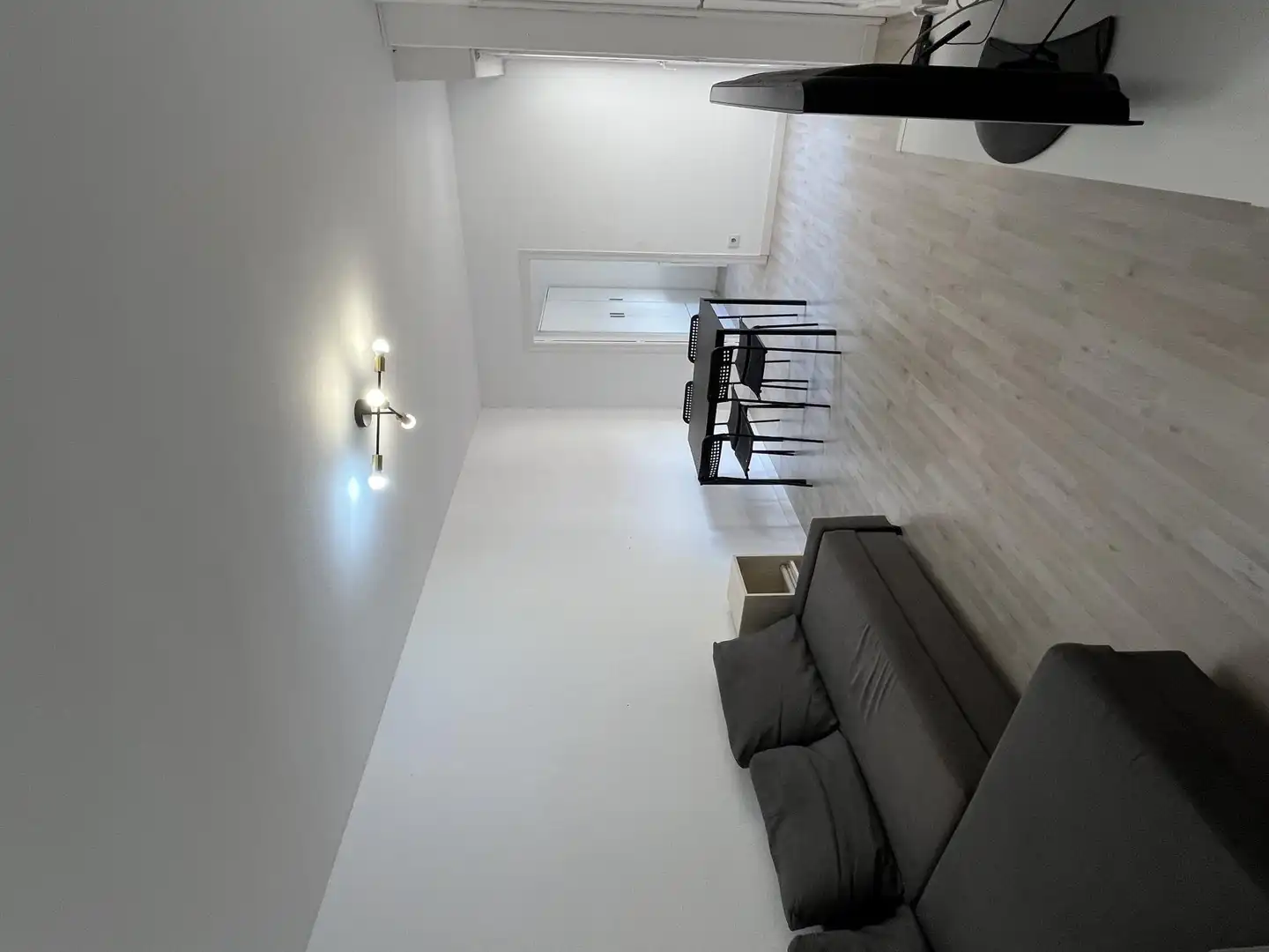 Living room of Flat for share in L'Hospitalet de Llobregat  with Parquet flooring, Furnished and Balcony