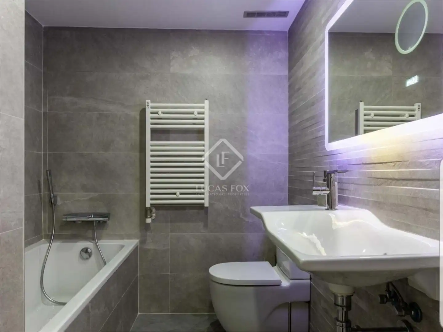 Badezimmer von Wohnung zum Verkauf in Sant Andreu de Llavaneres mit Klimaanlage, Terrasse und Balkon