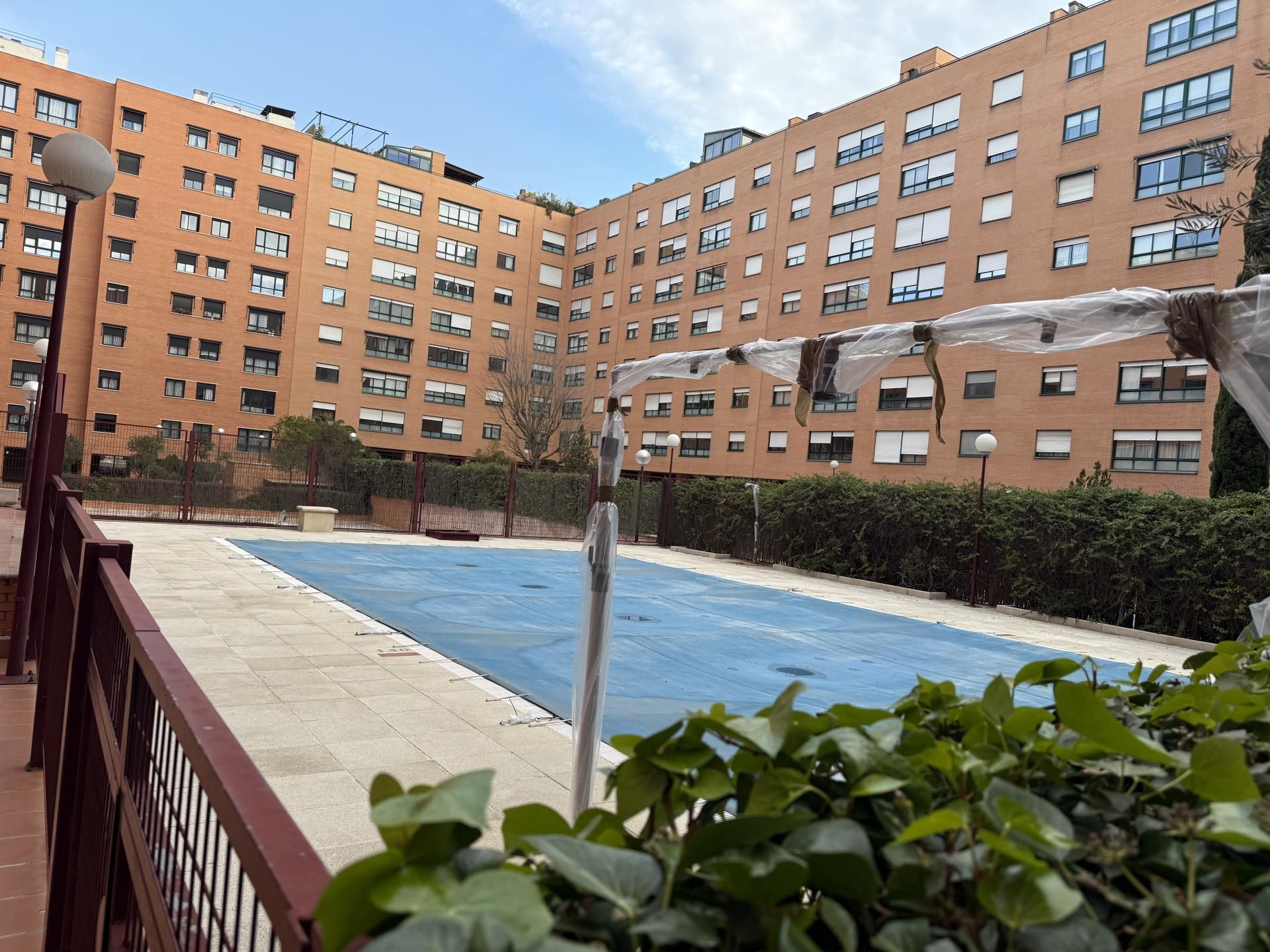 Piscina de Pis de lloguer en  Madrid Capital amb Aire condicionat, Calefacció i Jardí privat