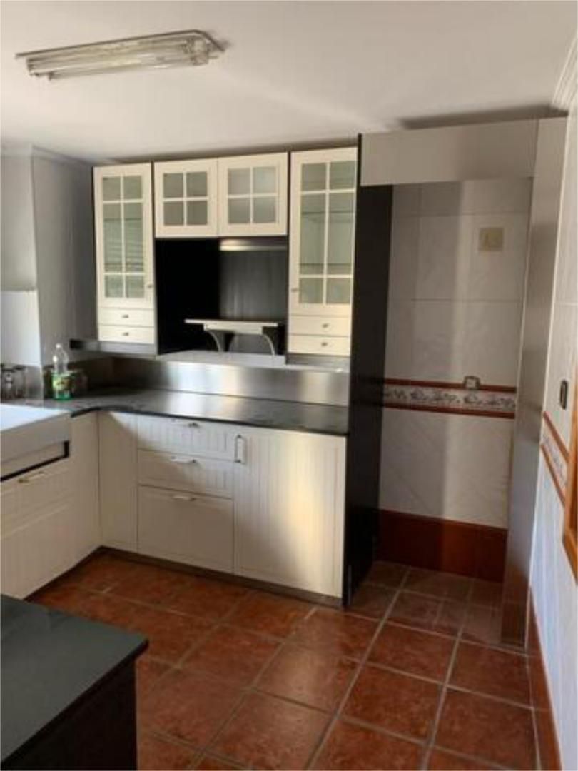 Cuina de Casa adosada en venda en San Mateo de Gállego amb Calefacció, Jardí privat i Terrassa