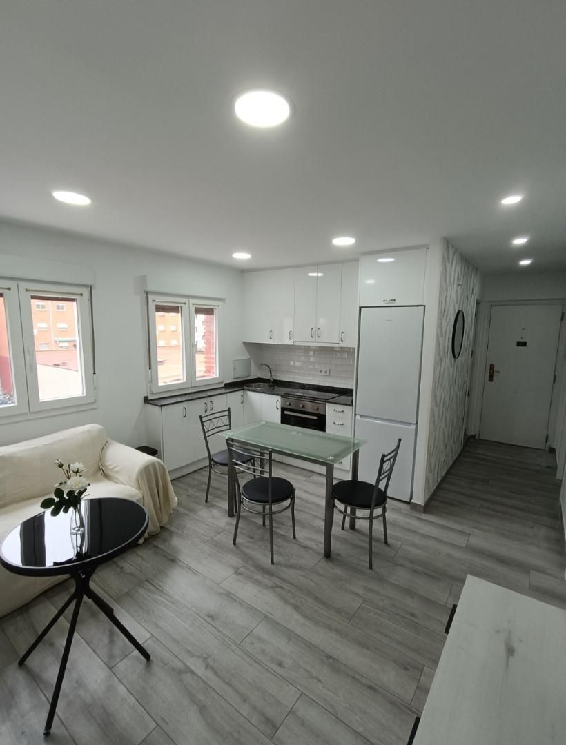 Flat to rent in Plaza Santa Bárbara, 2, Mieres (Asturias) Kitchen of Flat to rent in Mieres (Asturias) with Balcony