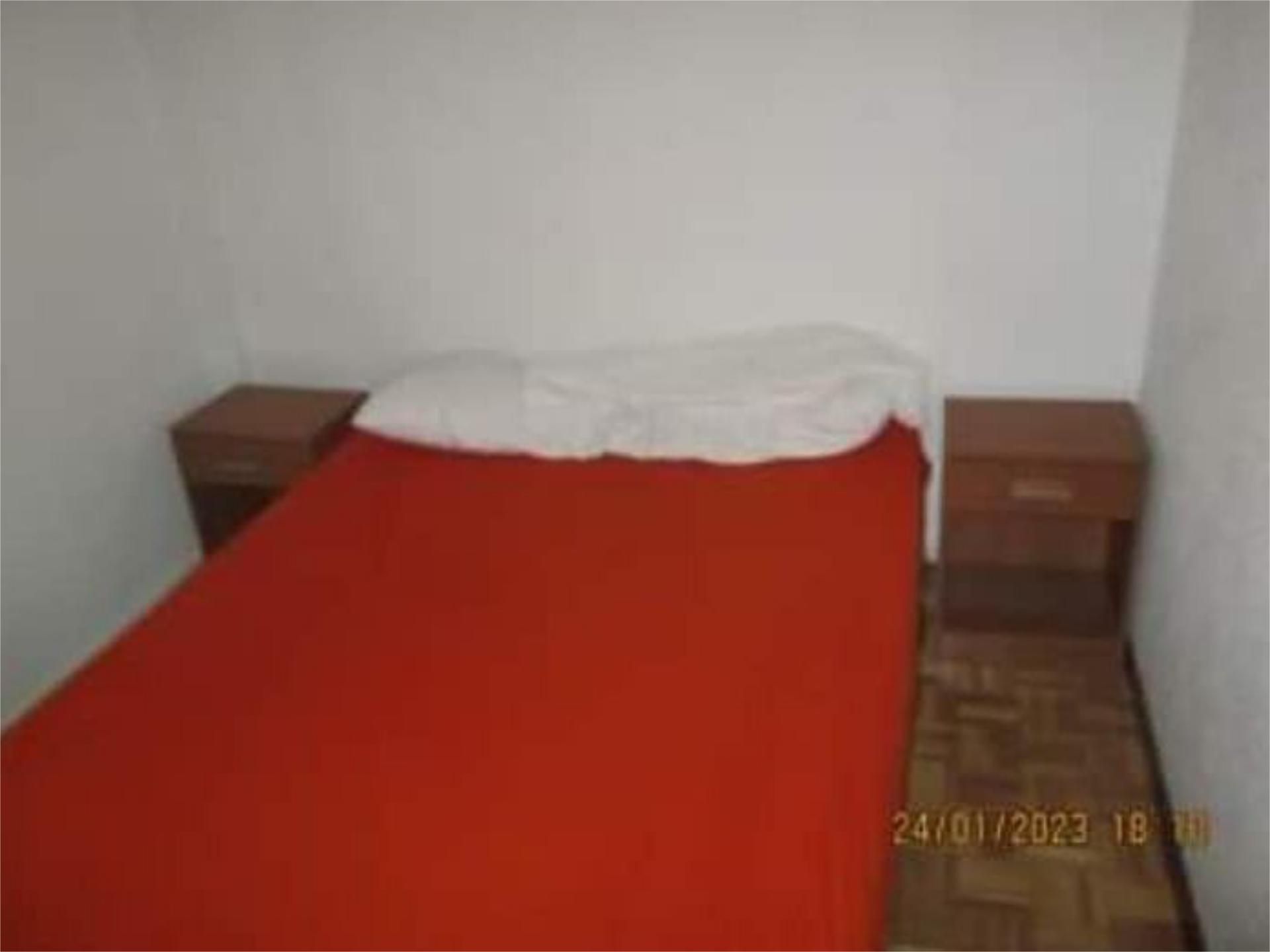 Pis per a compartir a Vía Complutense, 91, Caballería Española Pis per a compartir a Vía Complutense, 91, Caballería Española