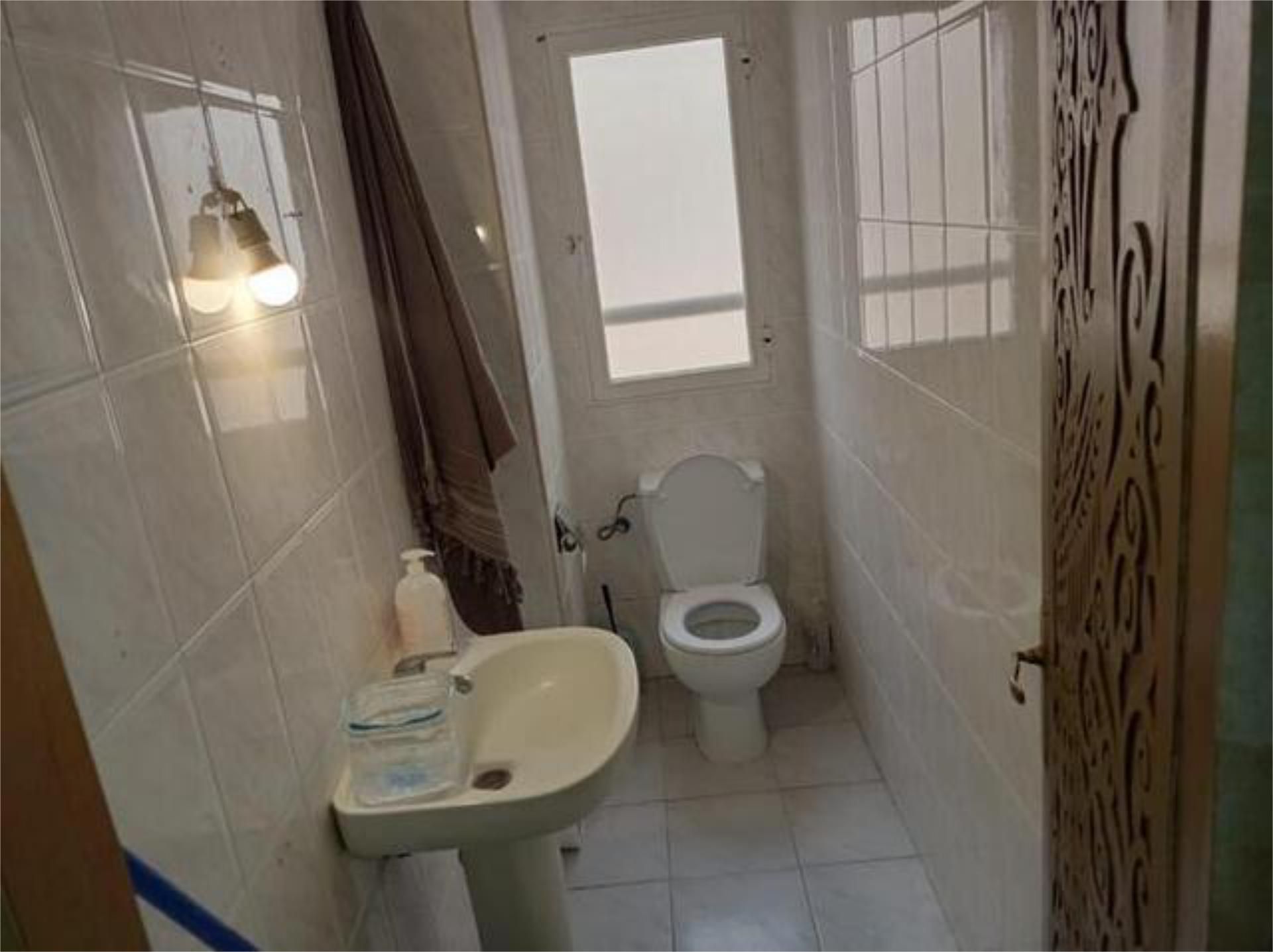 Apartment for sale in Centro Bathroom of Apartment for sale in Elda