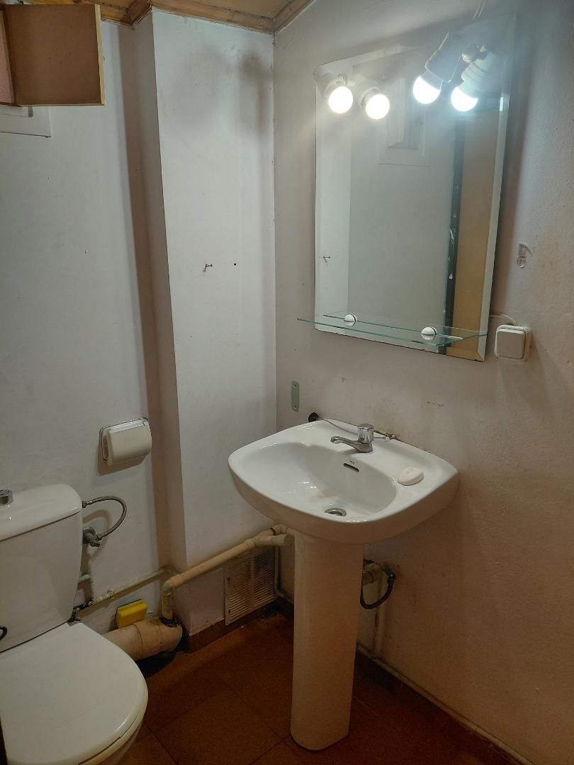 Pis per a compartir a Carretera de Sentmenat, 25, Poble - Casc Antic Bany de Pis per a compartir en Castellar del Vallès amb Calefacció, Terrassa i Traster