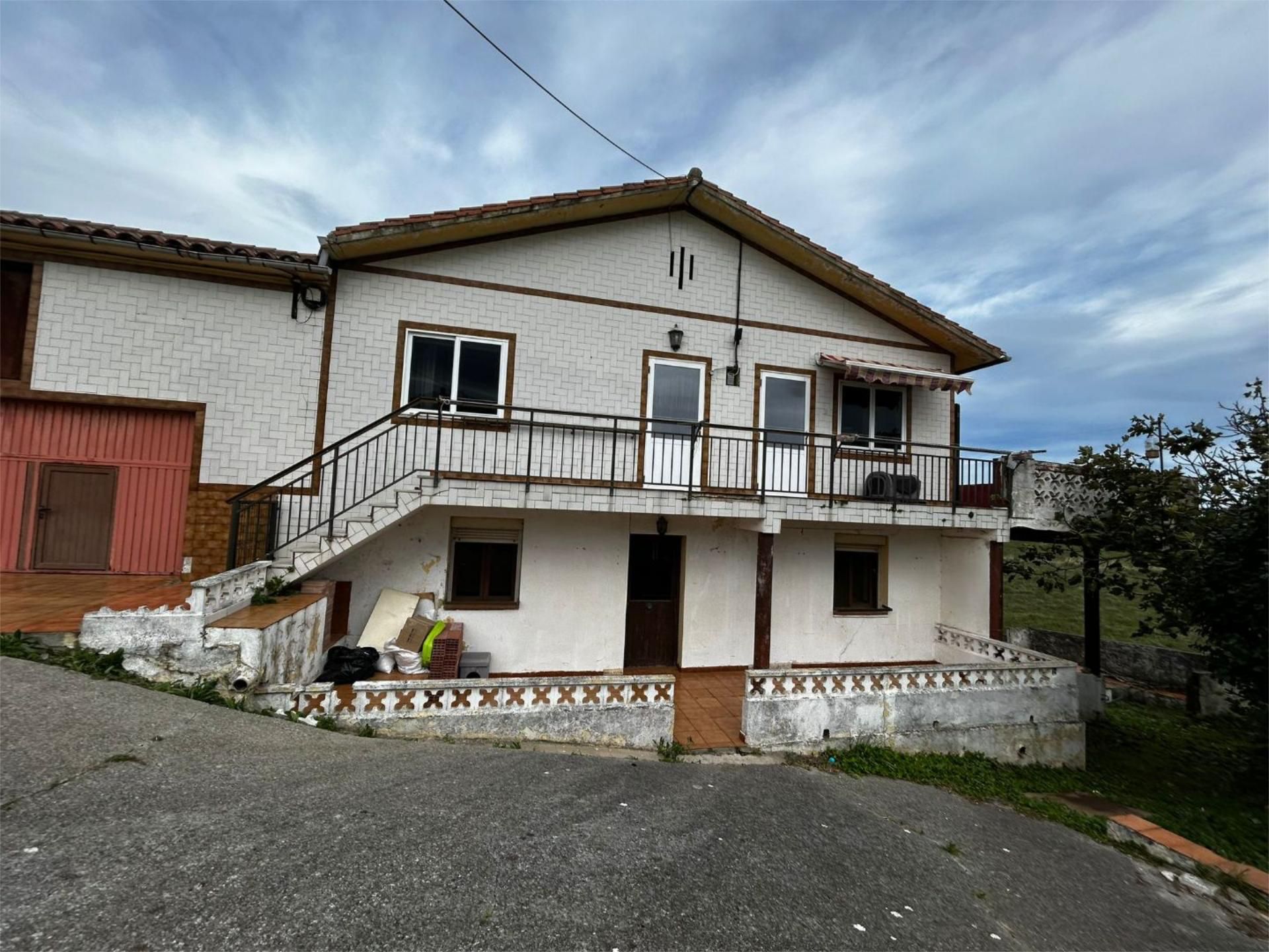 Vista exterior de Pis en venda en Suances amb Terrassa