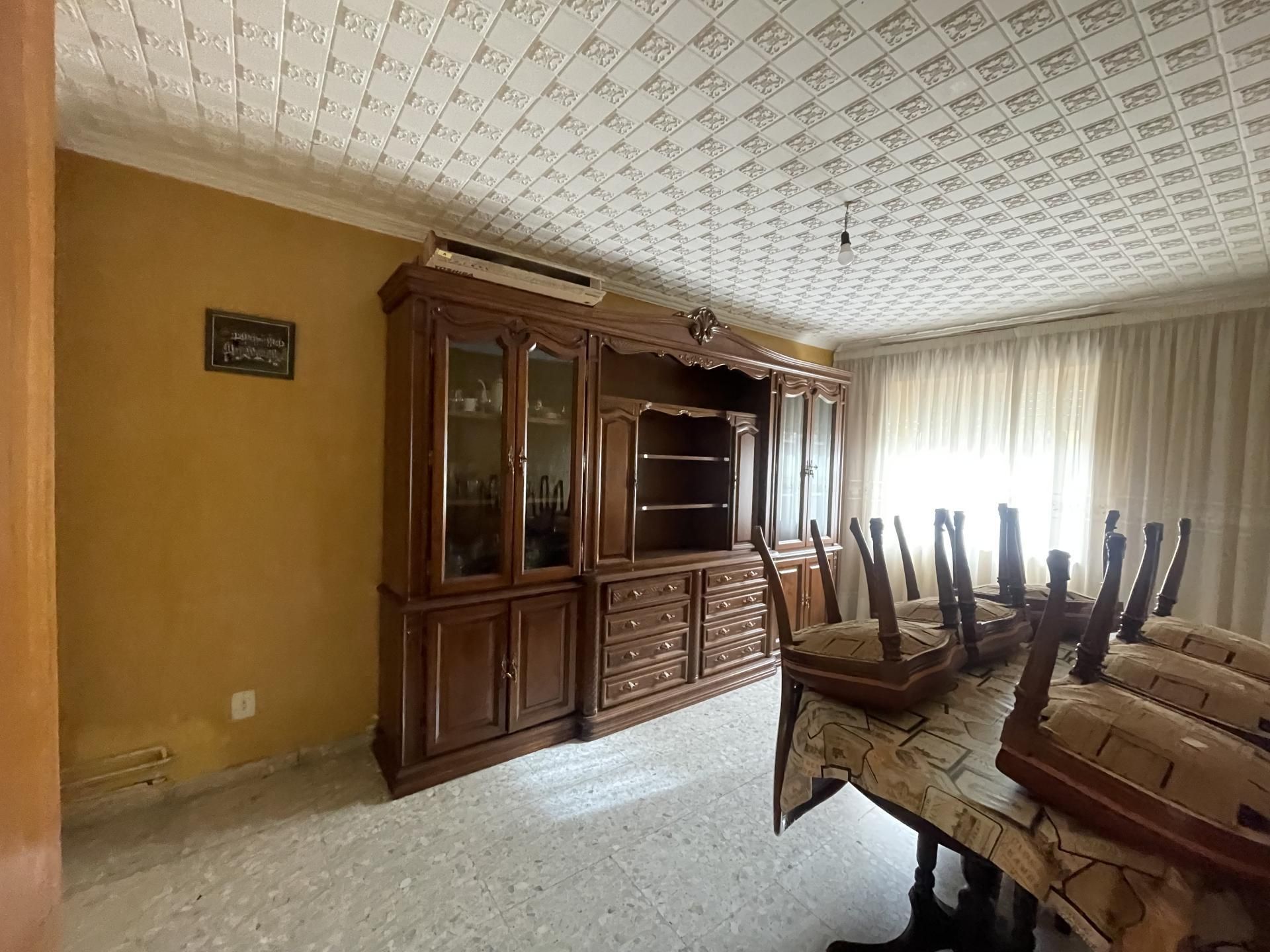 Single-family semi-detached for sale in Calle la Carrera, 83, Páramo del Sil Dining room of Single-family semi-detached for sale in Páramo del Sil with Private garden, Storage room and Furnished