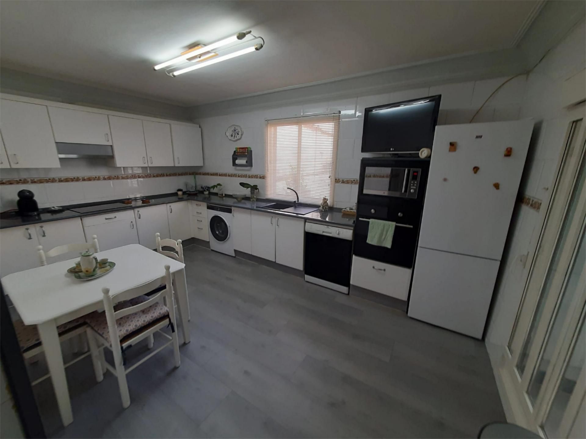 Casa o xalet en venda a Calle Medio, 3, Pueyo de Santa Cruz Cuina de Casa o xalet en venda en Pueyo de Santa Cruz amb Calefacció, Jardí privat i Parquet