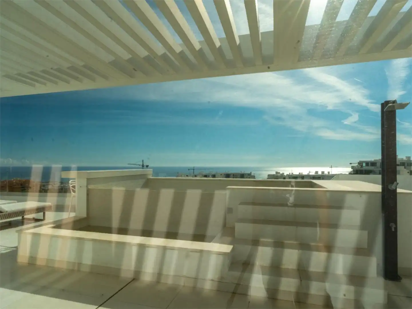 Außenansicht von Dachboden zum Verkauf in Fuengirola mit Klimaanlage, Terrasse und Schwimmbad