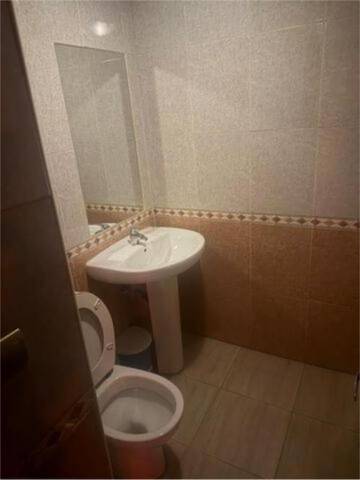 Local comercial en Alquiler en Flores de Sil - La Placa