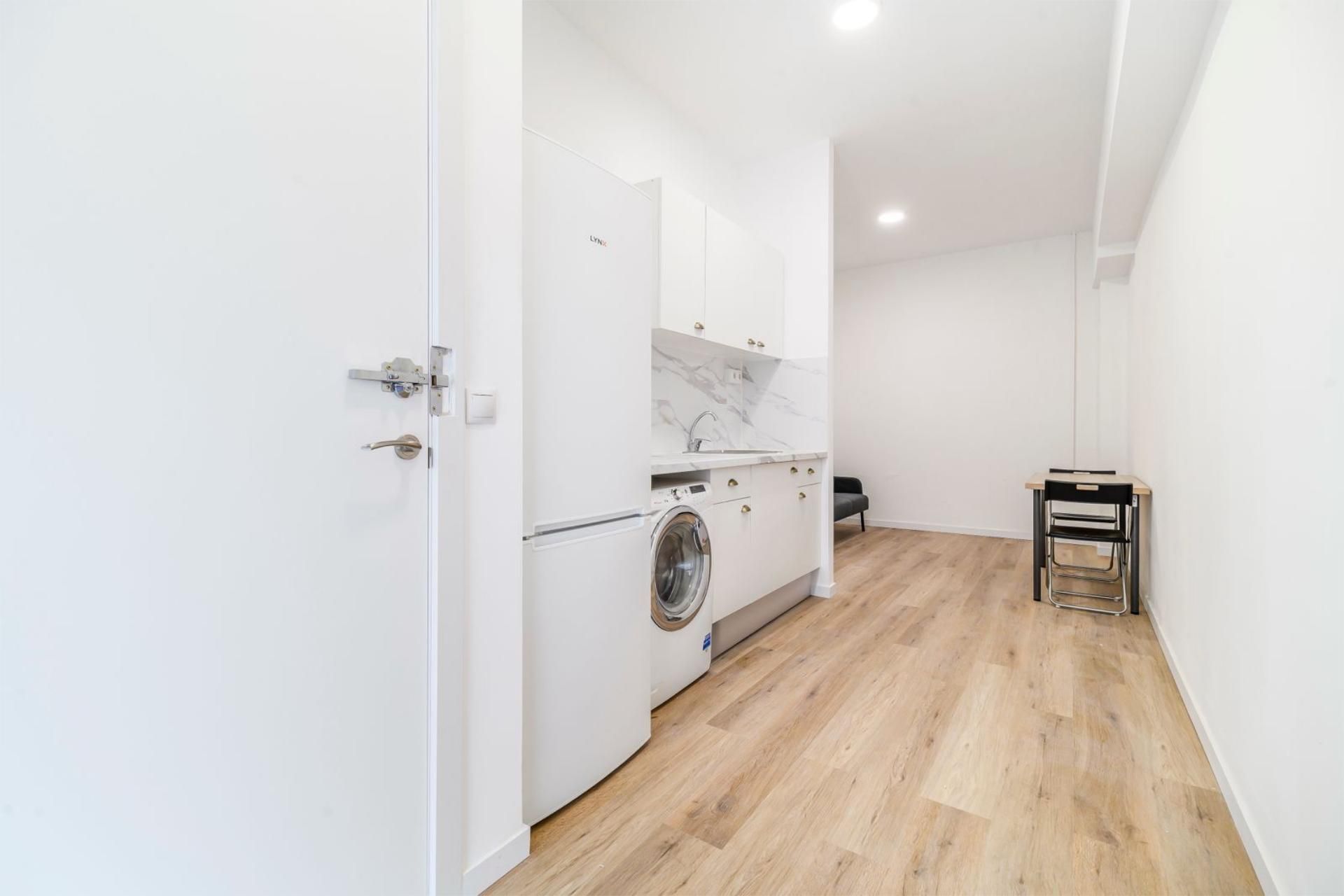 Study for sale in Carrer Francesc Layret, 41, Creu Alta Kitchen of Study for sale in Sabadell with Air Conditioner, Heating and Parquet flooring