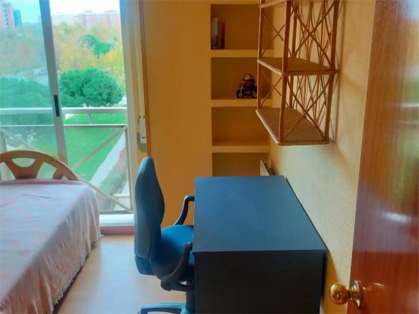 Habitación de Piso en venta en Fuenlabrada con Terraza y Balcón
