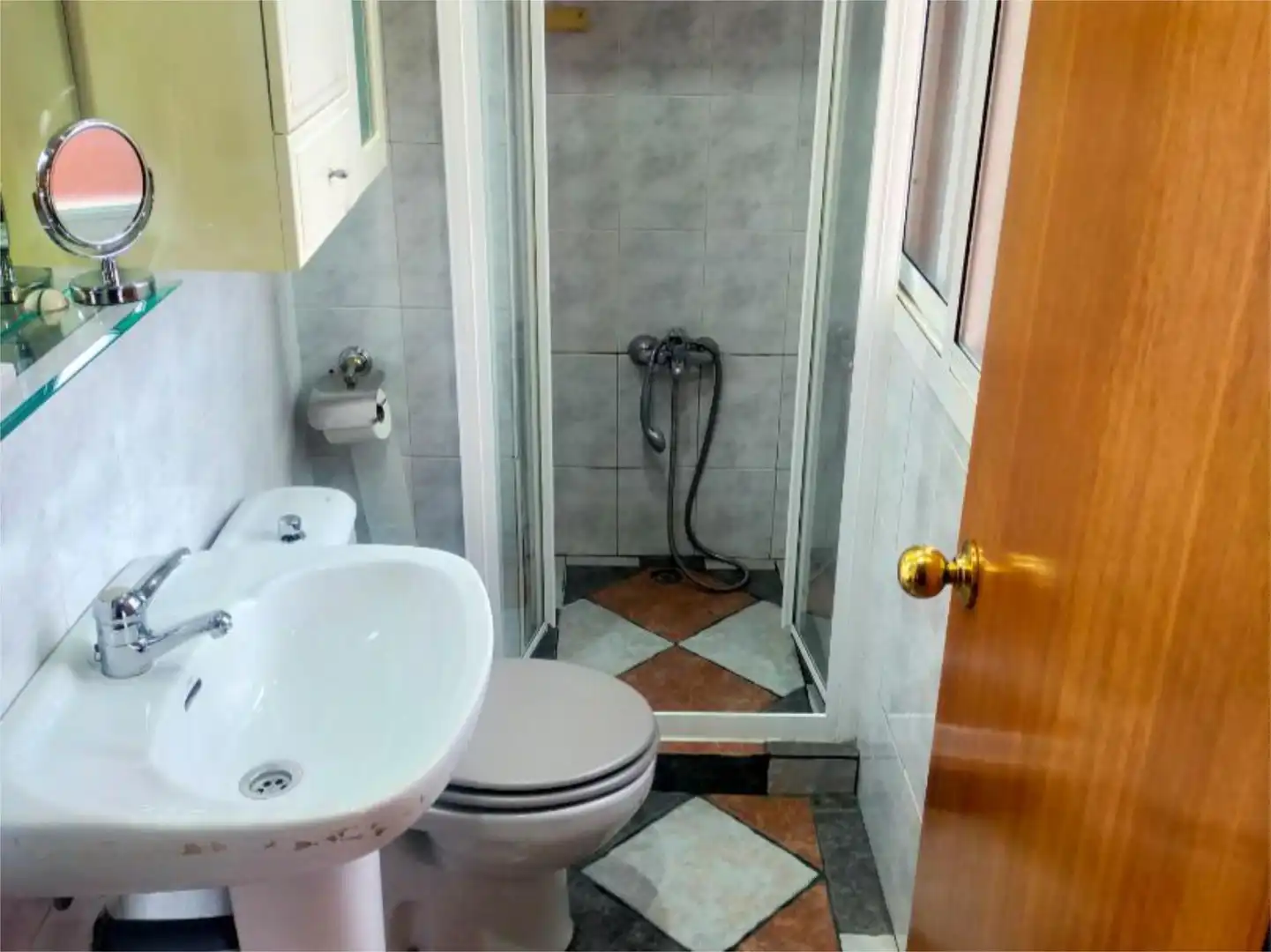 Baño de Piso en venta en Fuenlabrada con Terraza y Balcón