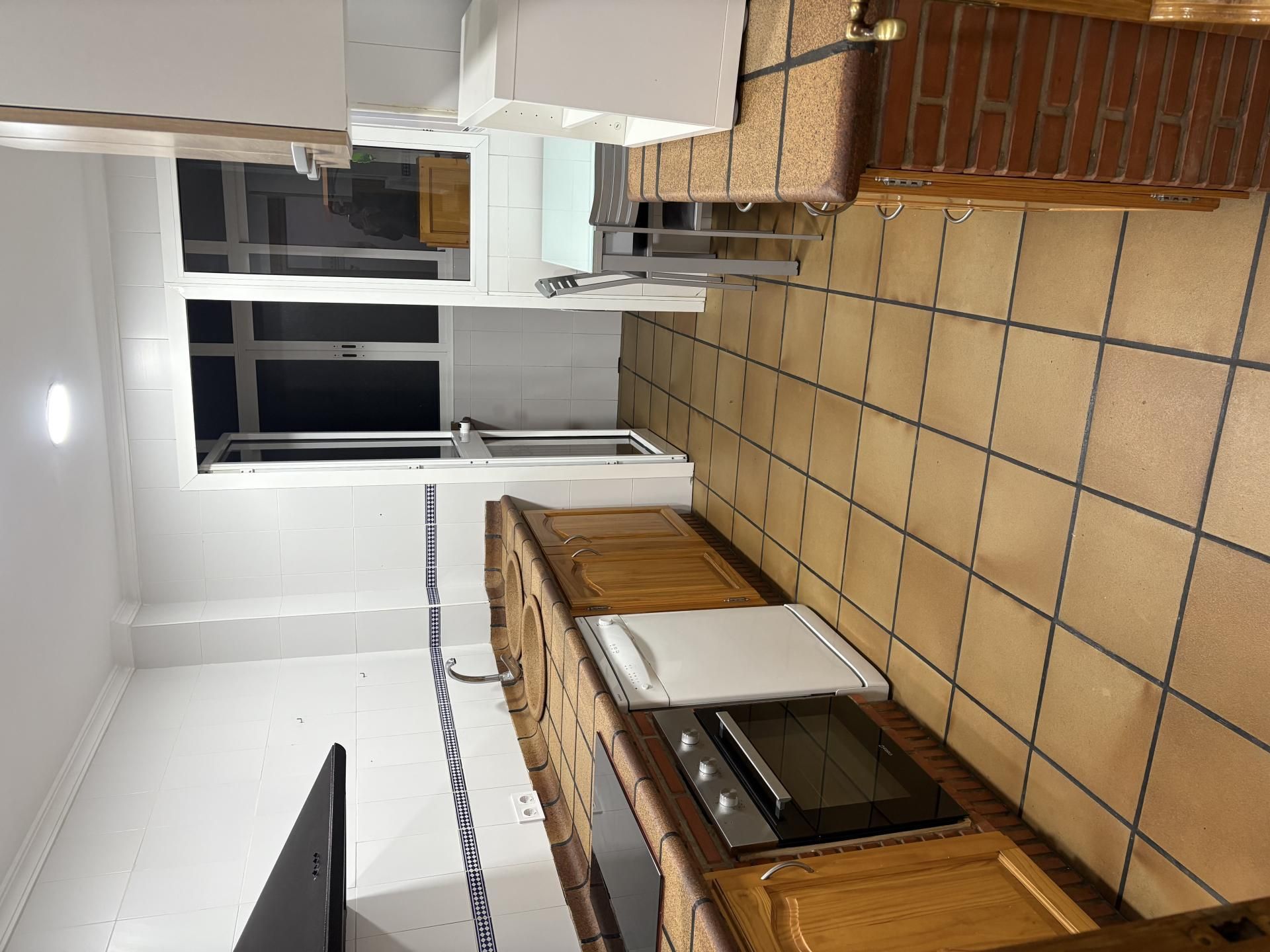 Piso de alquiler en Calle Paseo de la Conferencia, 36, Casco Antiguo Cocina de Piso de alquiler en Algeciras con Amueblado y Balcón