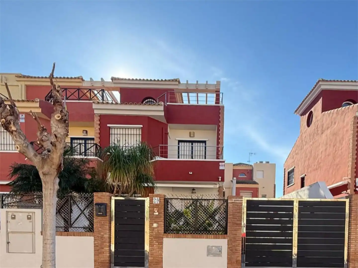 Vista exterior de Casa adosada en venta en Pilar de la Horadada con Aire acondicionado, Calefacción y Jardín privado