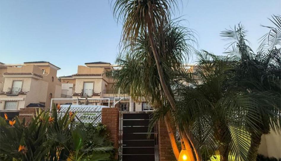 Casa adosada en venta en Calle Margarita Mojón, 29, El Mojón, Alicante - imagen 1 Foto 1 de Casa adosada en venta en Calle Margarita Mojón, 29, El Mojón, Alicante