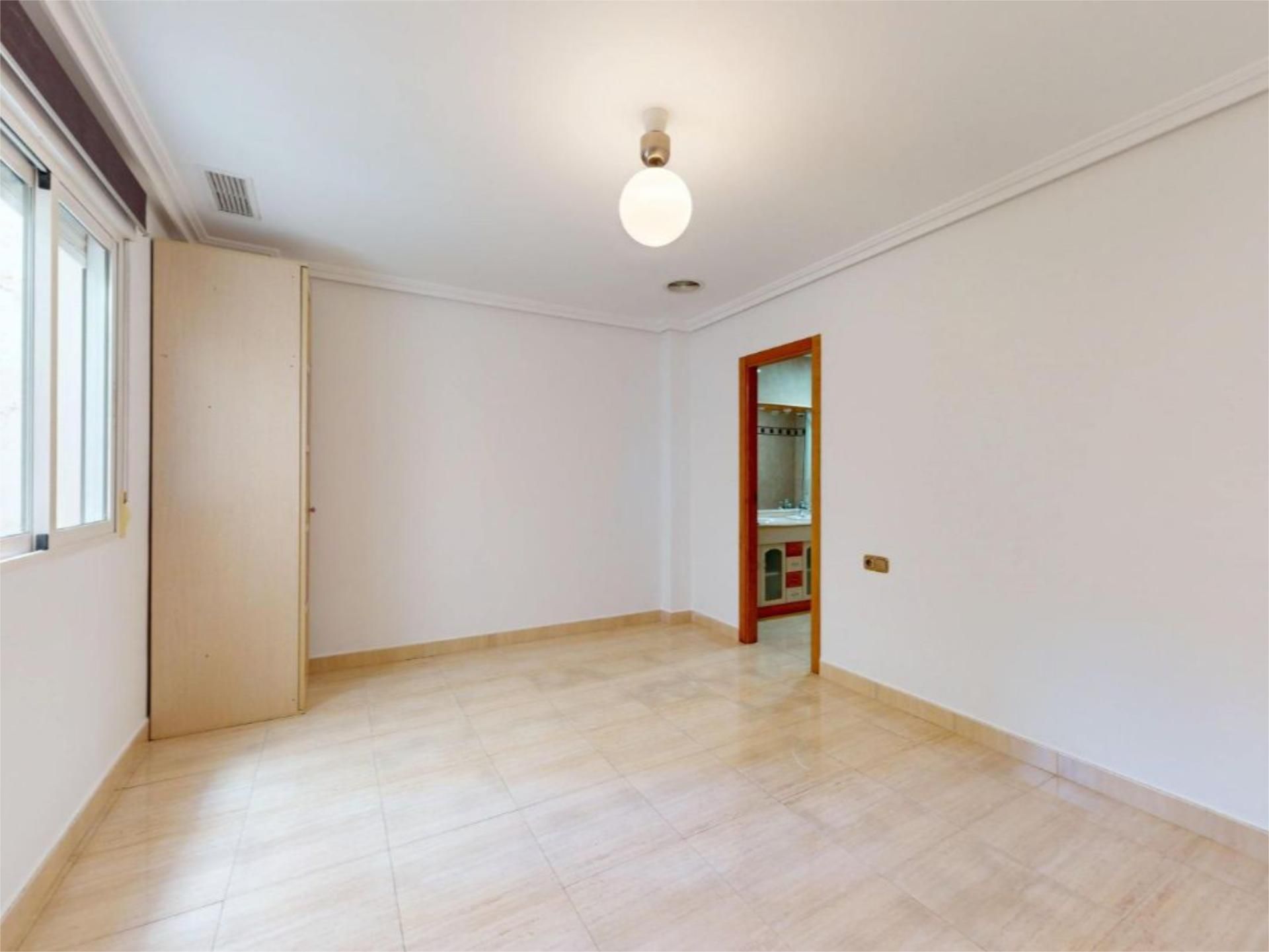 Dormitori de Pis de lloguer en Elche / Elx amb Aire condicionat, Calefacció i Moblat