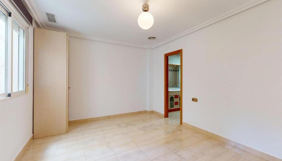 Pis de lloguer a Reina Victoria - Miguel Hernández, Alicante - imatge 1 Foto 1 de Pis de lloguer a Reina Victoria - Miguel Hernández, Alicante