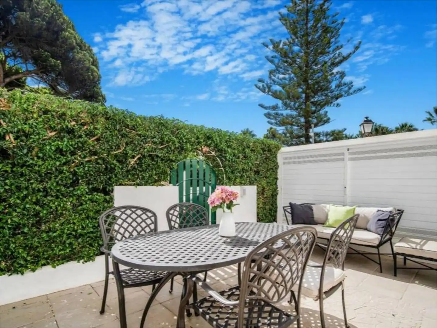 Terrassa de Planta baixa de lloguer en Marbella amb Aire condicionat, Calefacció i Jardí privat