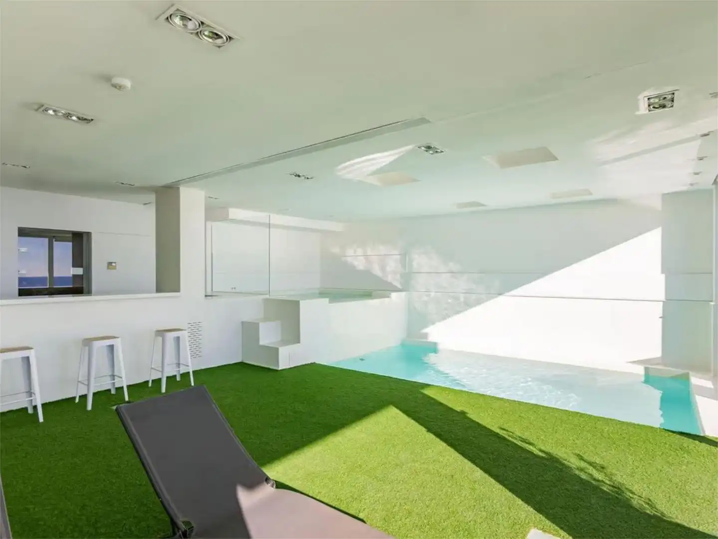 Detached homes for rent in Carrer Malvasia, 46, Levantina - Montgavina - Quintmar Swimming pool of Detached homes for rent in Sitges with Air Conditioner, Heating and Private garden