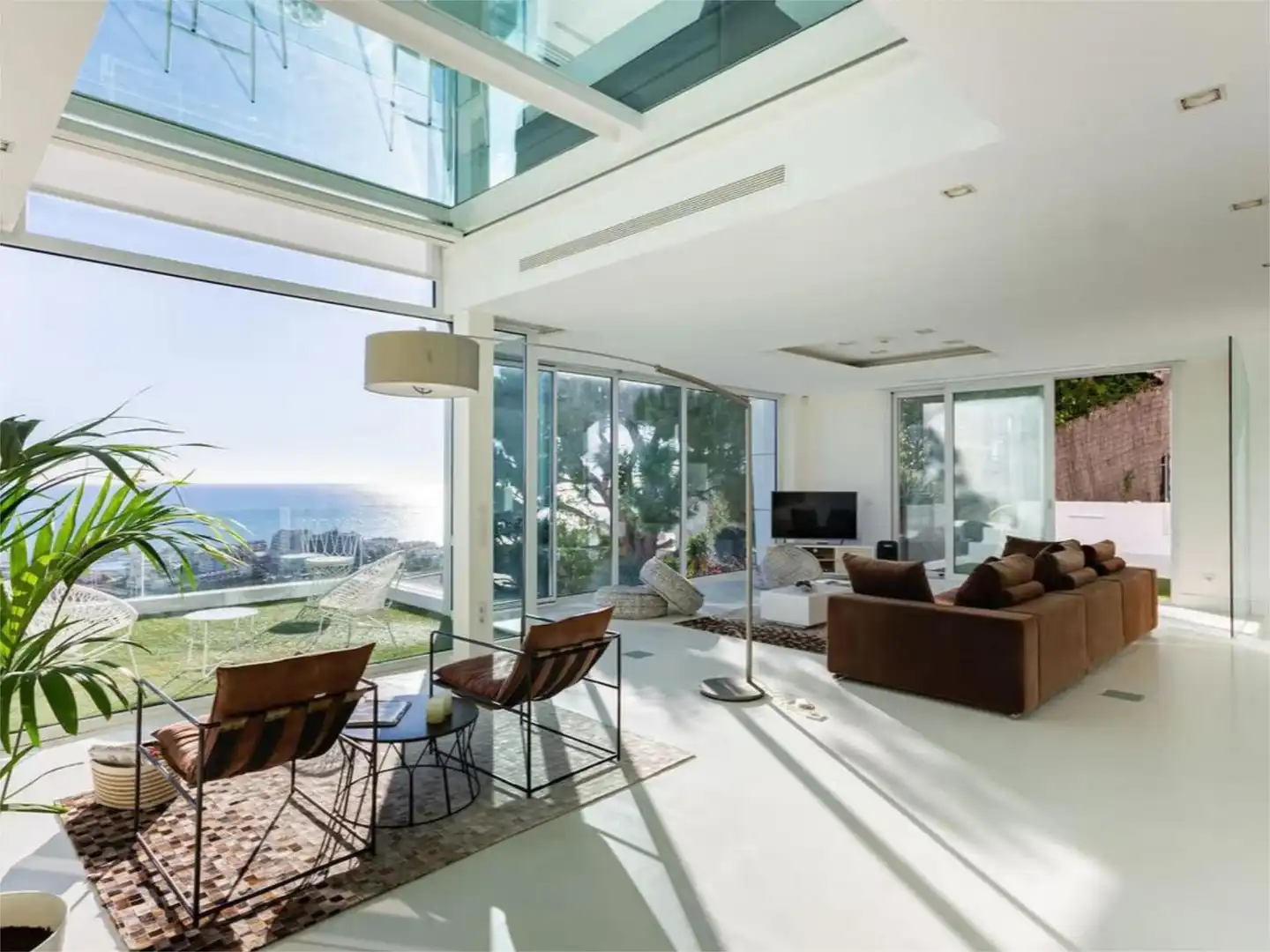 Detached homes for rent in Carrer Malvasia, 46, Levantina - Montgavina - Quintmar Living room of Detached homes for rent in Sitges with Air Conditioner, Heating and Private garden