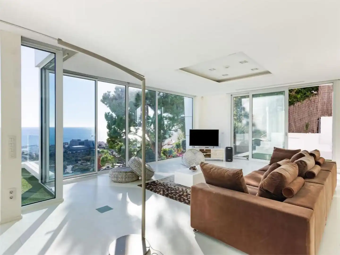 Detached homes for rent in Carrer Malvasia, 46, Levantina - Montgavina - Quintmar Living room of Detached homes for rent in Sitges with Air Conditioner, Heating and Private garden