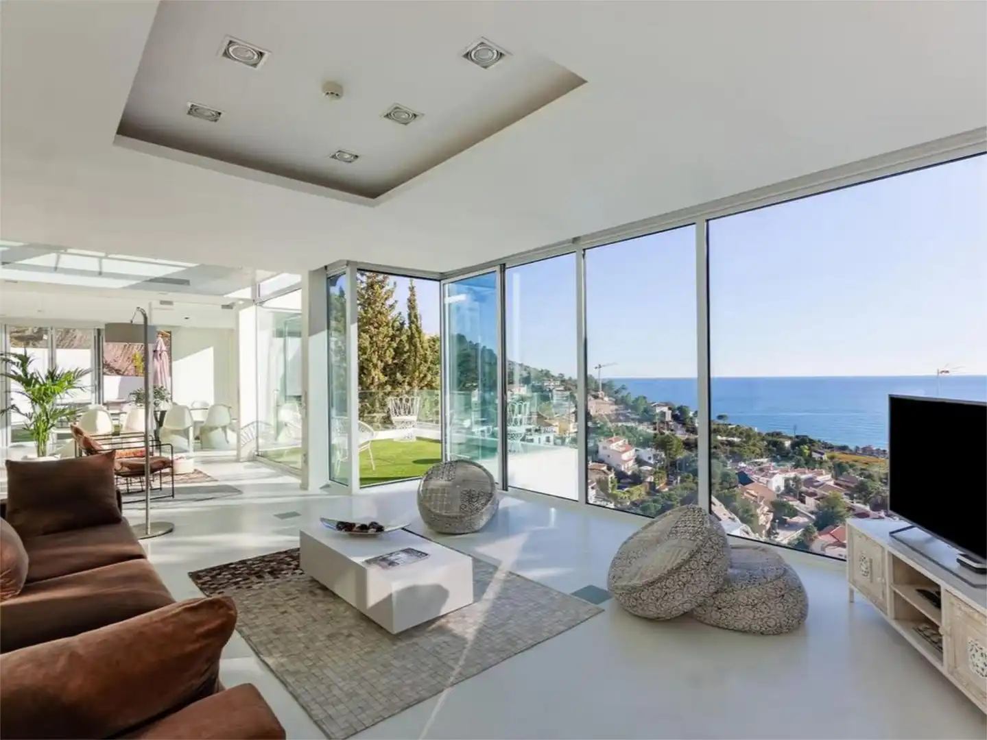 Detached homes for rent in Carrer Malvasia, 46, Levantina - Montgavina - Quintmar Living room of Detached homes for rent in Sitges with Air Conditioner, Heating and Private garden