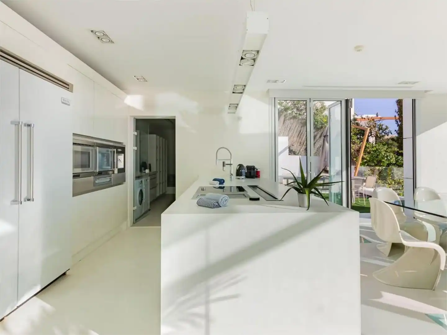 Detached homes for rent in Carrer Malvasia, 46, Levantina - Montgavina - Quintmar Kitchen of Detached homes for rent in Sitges with Air Conditioner, Heating and Private garden