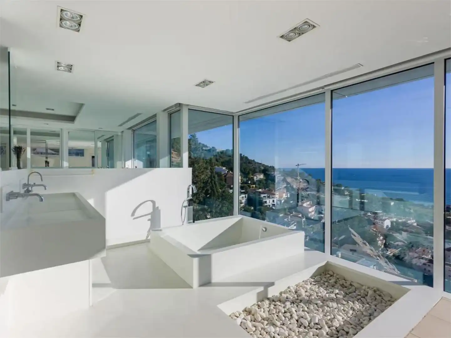 Detached homes for rent in Carrer Malvasia, 46, Levantina - Montgavina - Quintmar Bathroom of Detached homes for rent in Sitges with Air Conditioner, Heating and Private garden