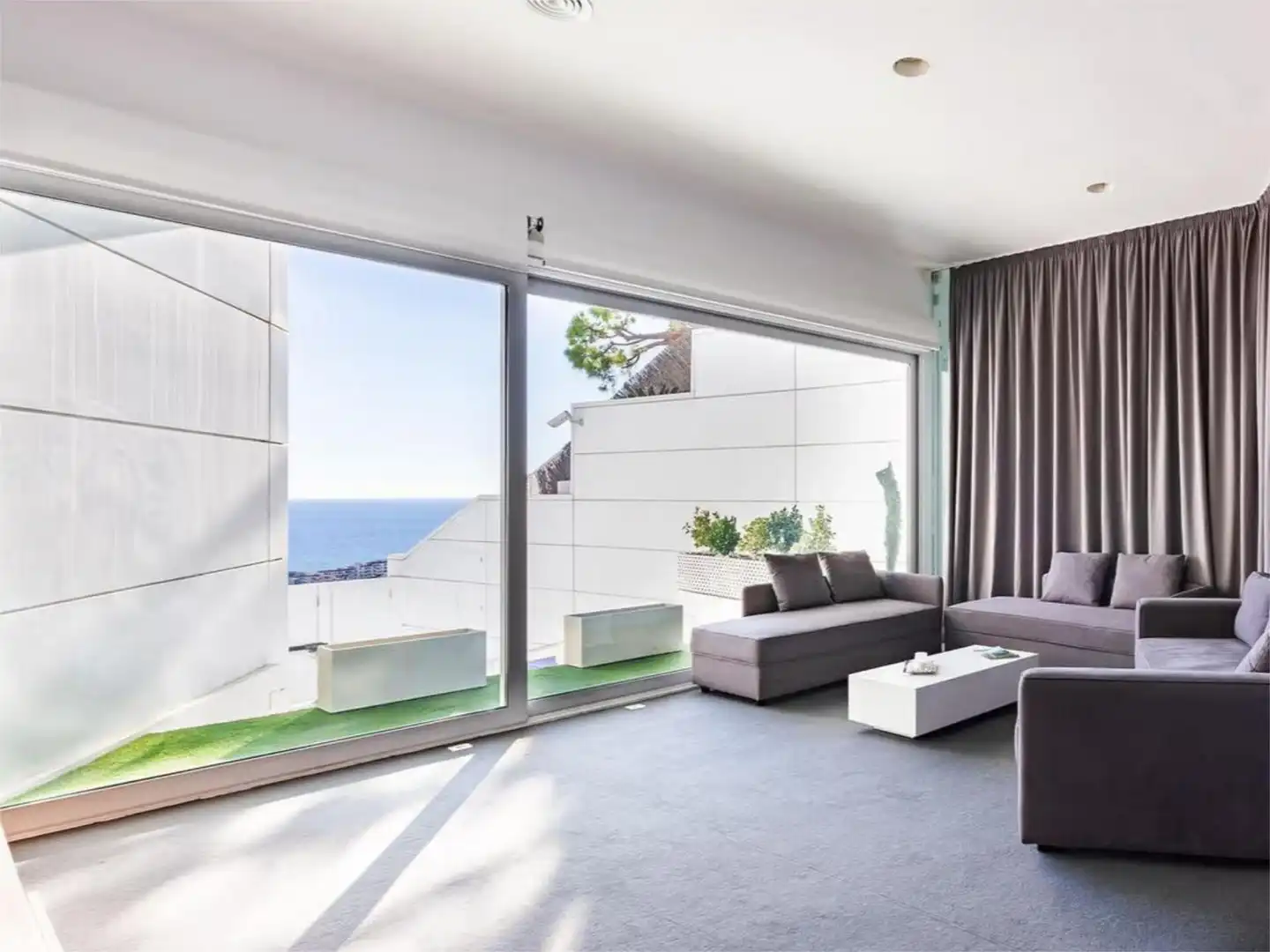Detached homes for rent in Carrer Malvasia, 46, Levantina - Montgavina - Quintmar Living room of Detached homes for rent in Sitges with Air Conditioner, Heating and Private garden