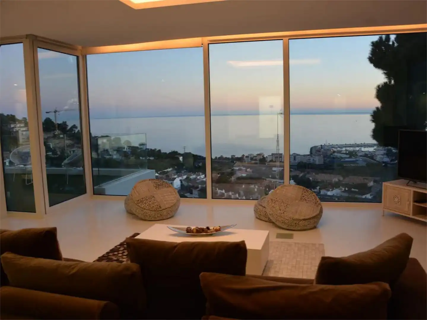 Detached homes for rent in Carrer Malvasia, 46, Levantina - Montgavina - Quintmar Living room of Detached homes for rent in Sitges with Air Conditioner, Heating and Private garden