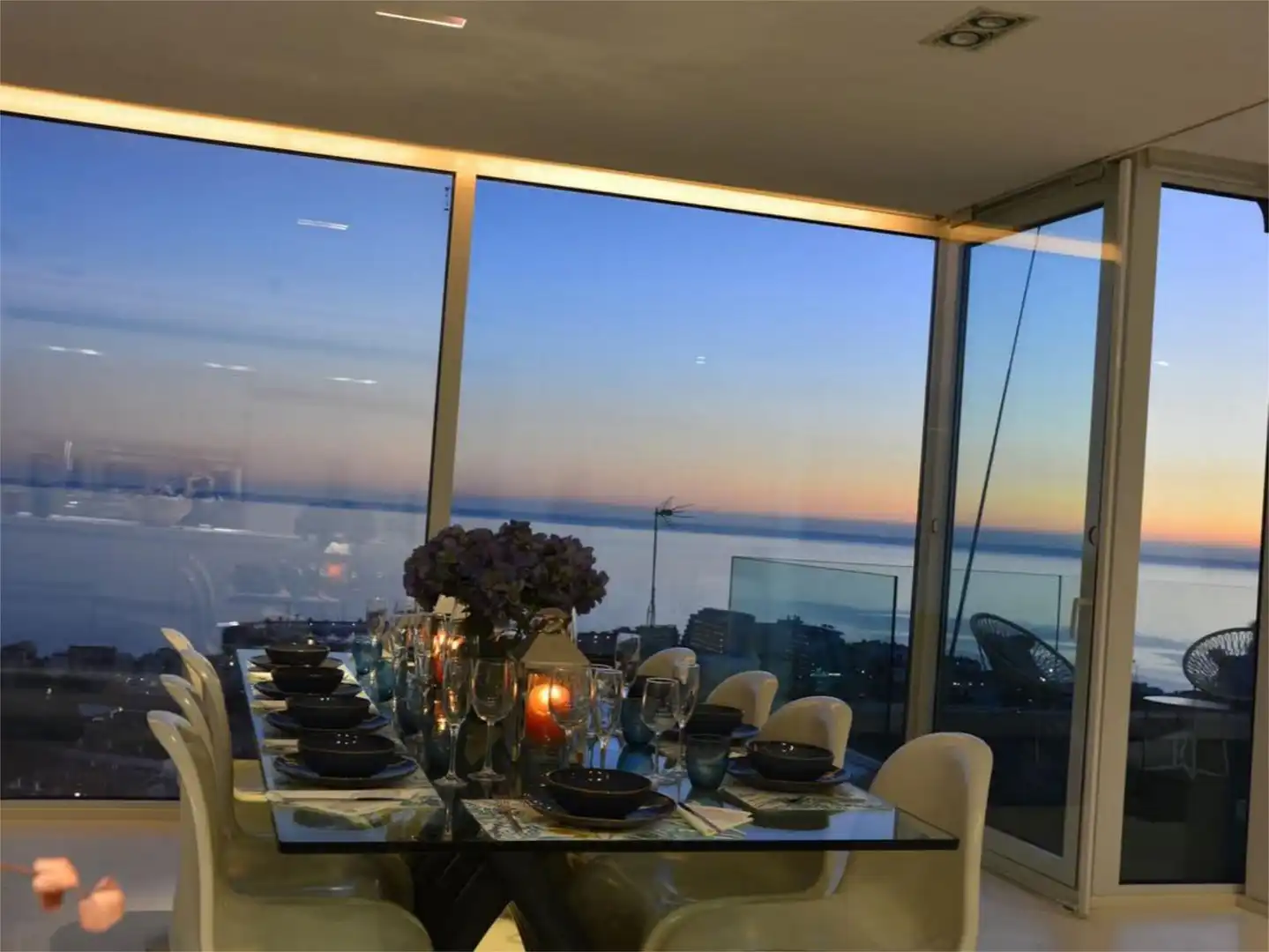 Detached homes for rent in Carrer Malvasia, 46, Levantina - Montgavina - Quintmar Dining room of Detached homes for rent in Sitges with Air Conditioner, Heating and Private garden