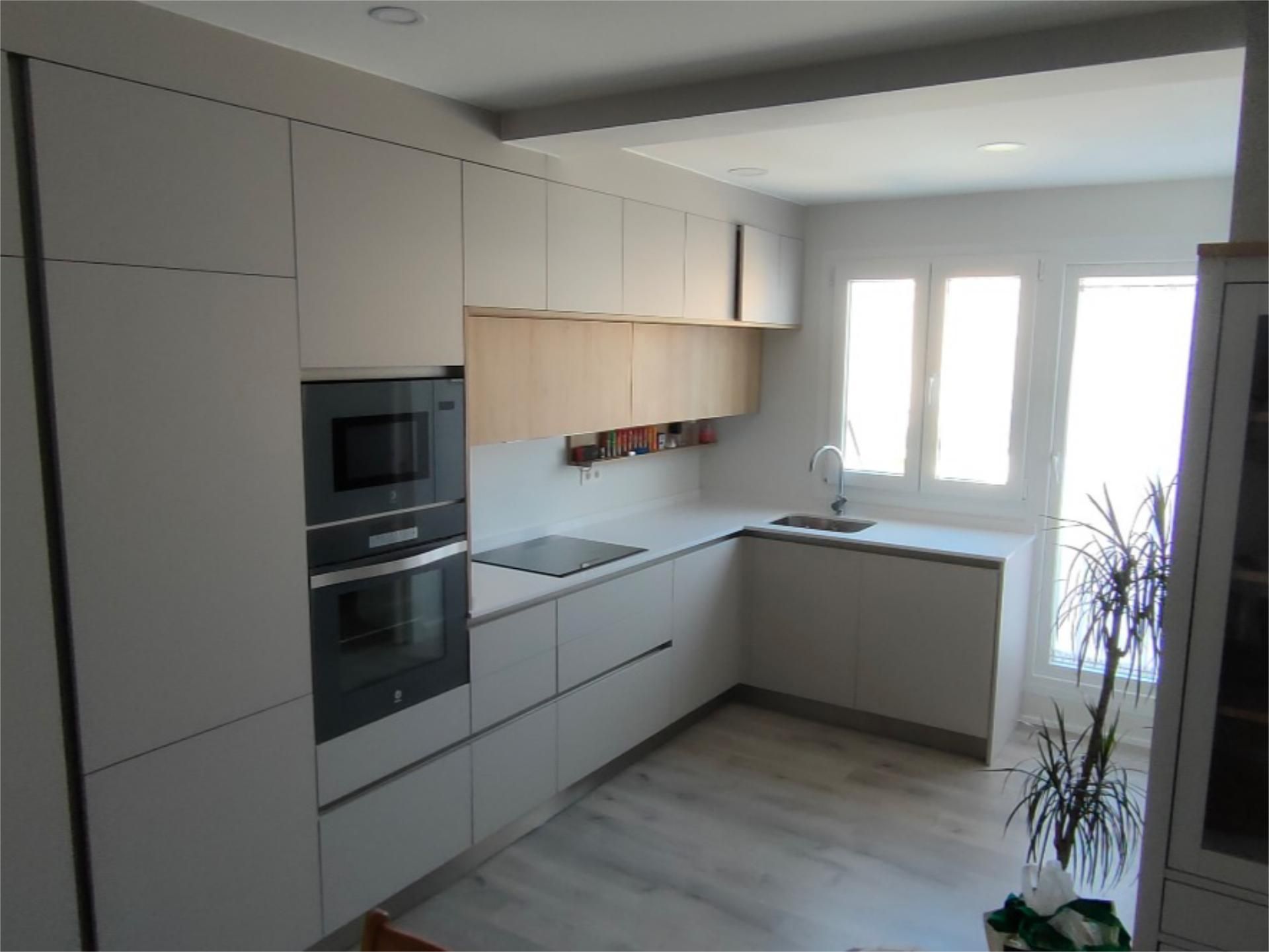 Kitchen of Flat to rent in  Granada Capital  with Air Conditioner, Heating and Terrace