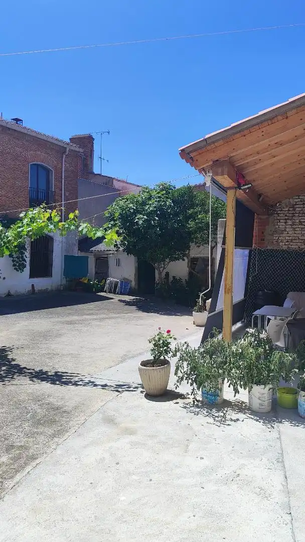Planta baja en venta en Calle Fortaleza y Plaza, 6, Alaejos Vista exterior de Planta baja en venta en Alaejos con Balcón