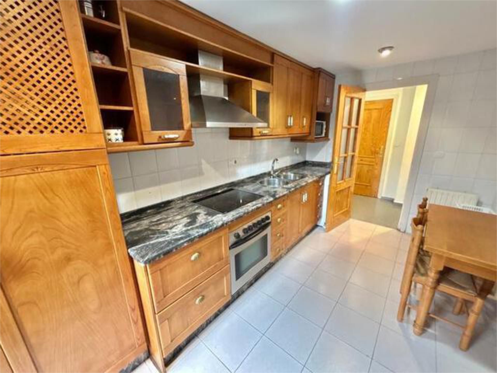 Piso de alquiler en Maracena Cocina de Piso de alquiler en Maracena con Calefacción y Amueblado