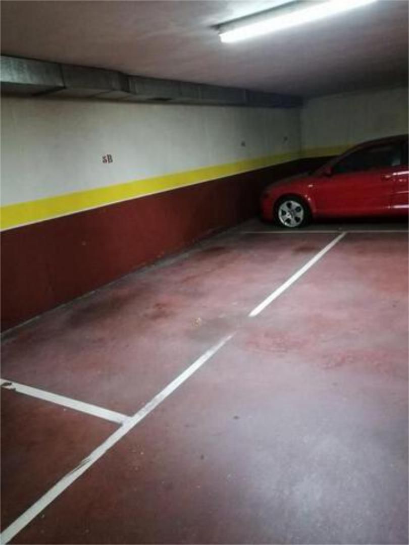 Parking of Garage to rent in Redondela