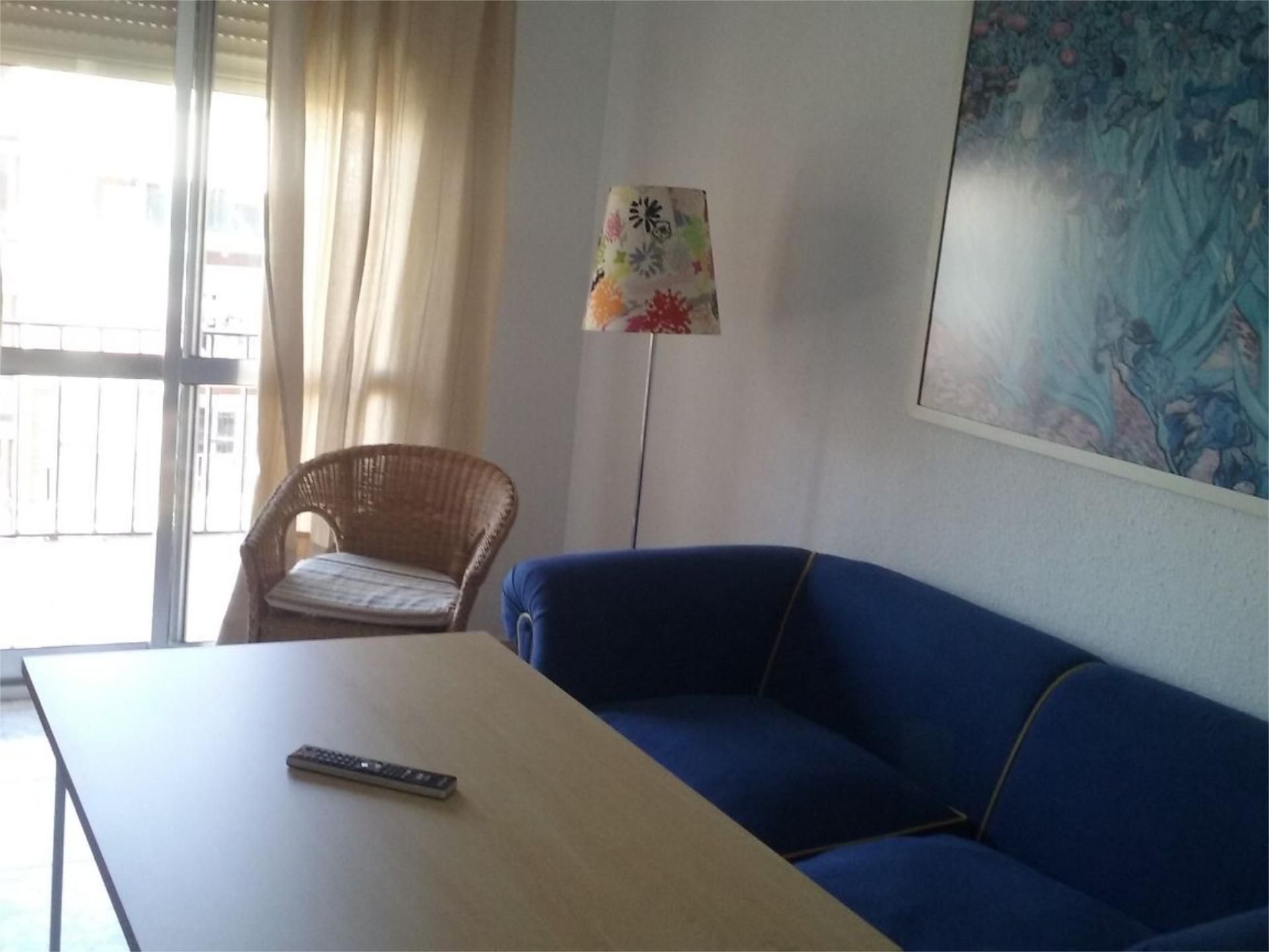 Sala d'estar de Pis de lloguer en  Sevilla Capital amb Aire condicionat, Calefacció i Moblat