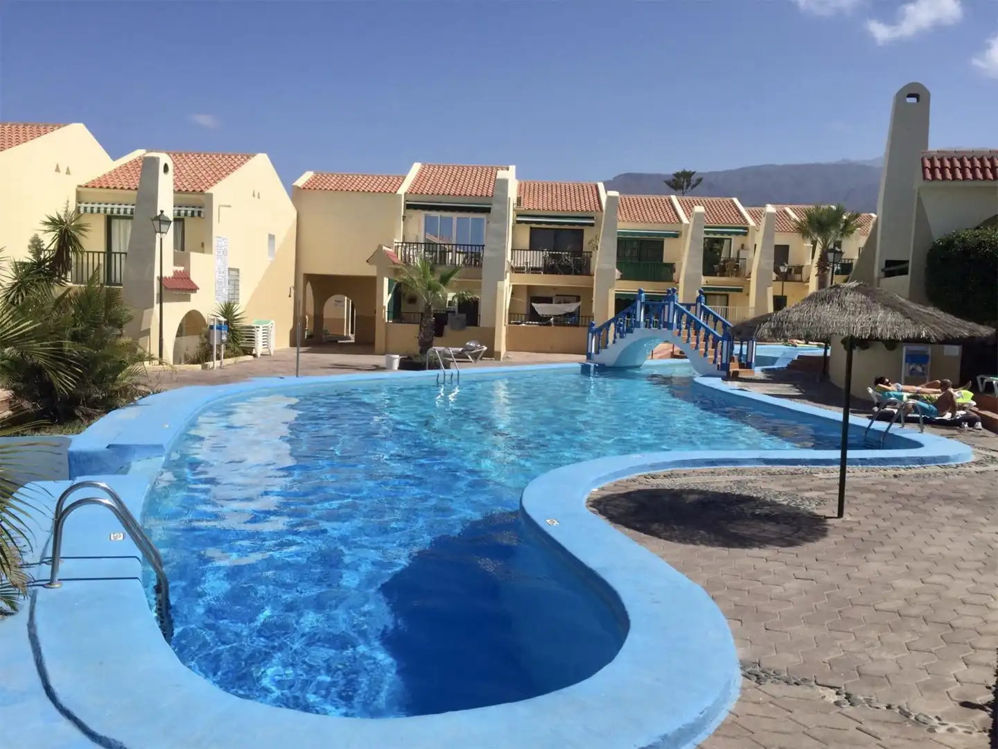 Wohnung zum Verkauf in Avenida Ernesto Sarti, 34, Torviscas Bajo Schwimmbecken von Wohnung zum Verkauf in Adeje mit Klimaanlage, Heizung und Privatgarten