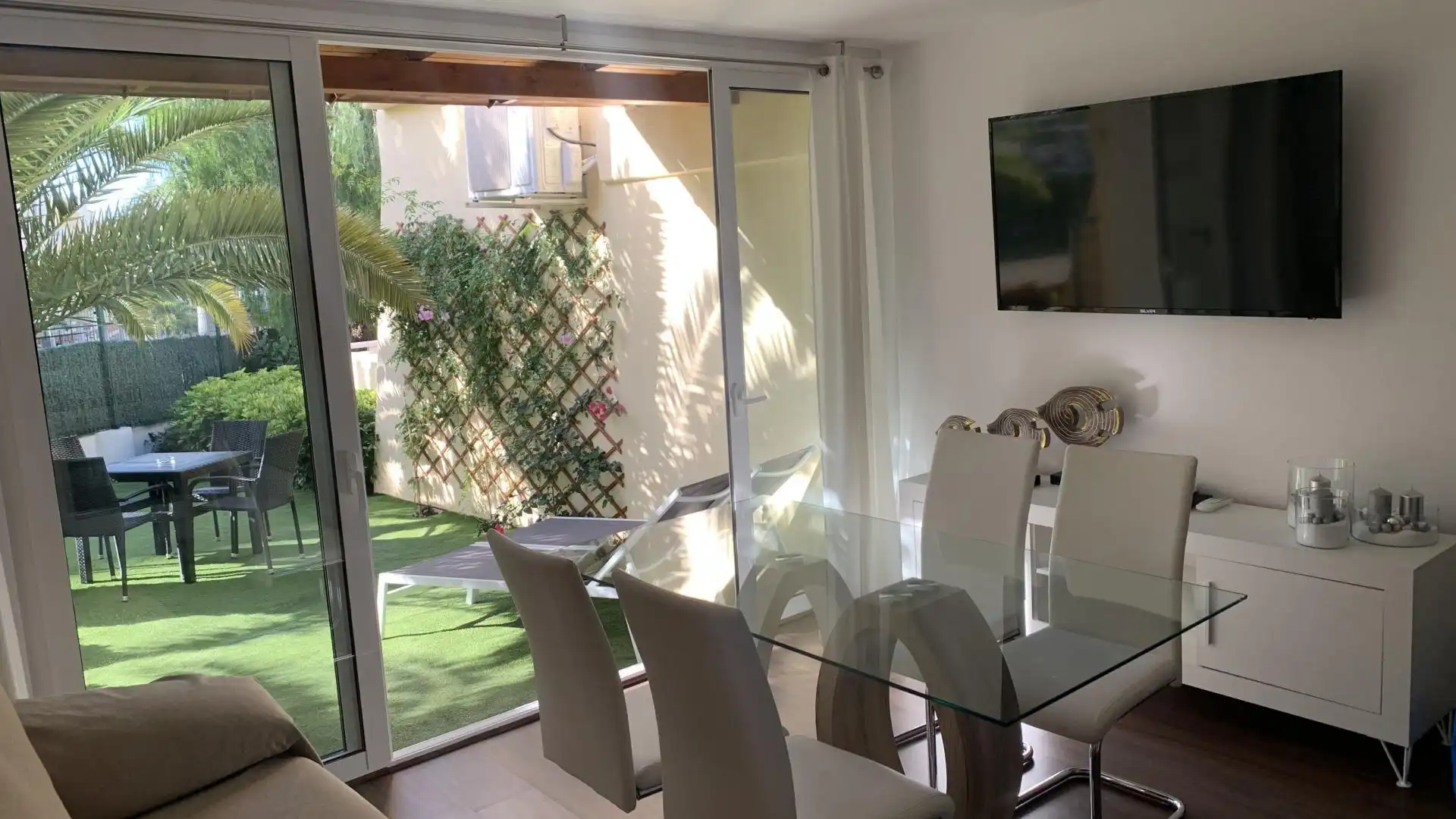 Wohnung zum Verkauf in Avenida Ernesto Sarti, 34, Torviscas Bajo Esszimmer von Wohnung zum Verkauf in Adeje mit Klimaanlage, Heizung und Privatgarten