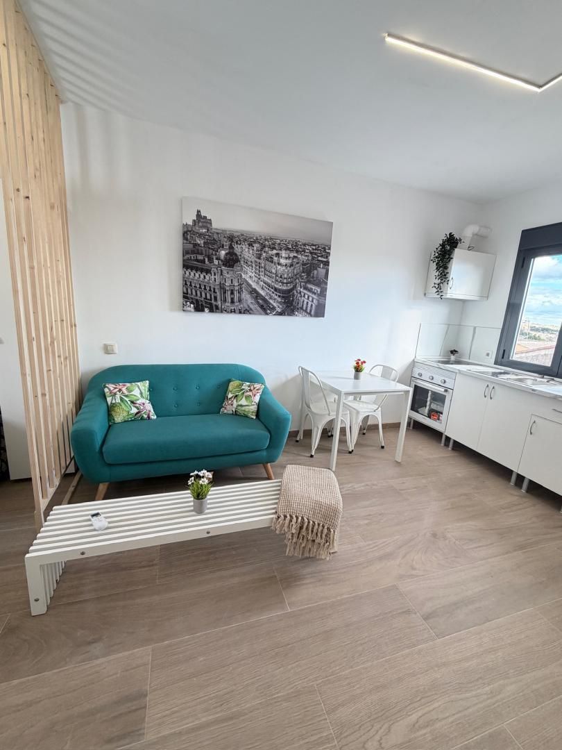 Pis de lloguer a Calle Hornabajo, 4, Cadalso de los Vidrios Sala d'estar de Pis de lloguer en Cadalso de los Vidrios amb Aire condicionat, Calefacció i Terrassa