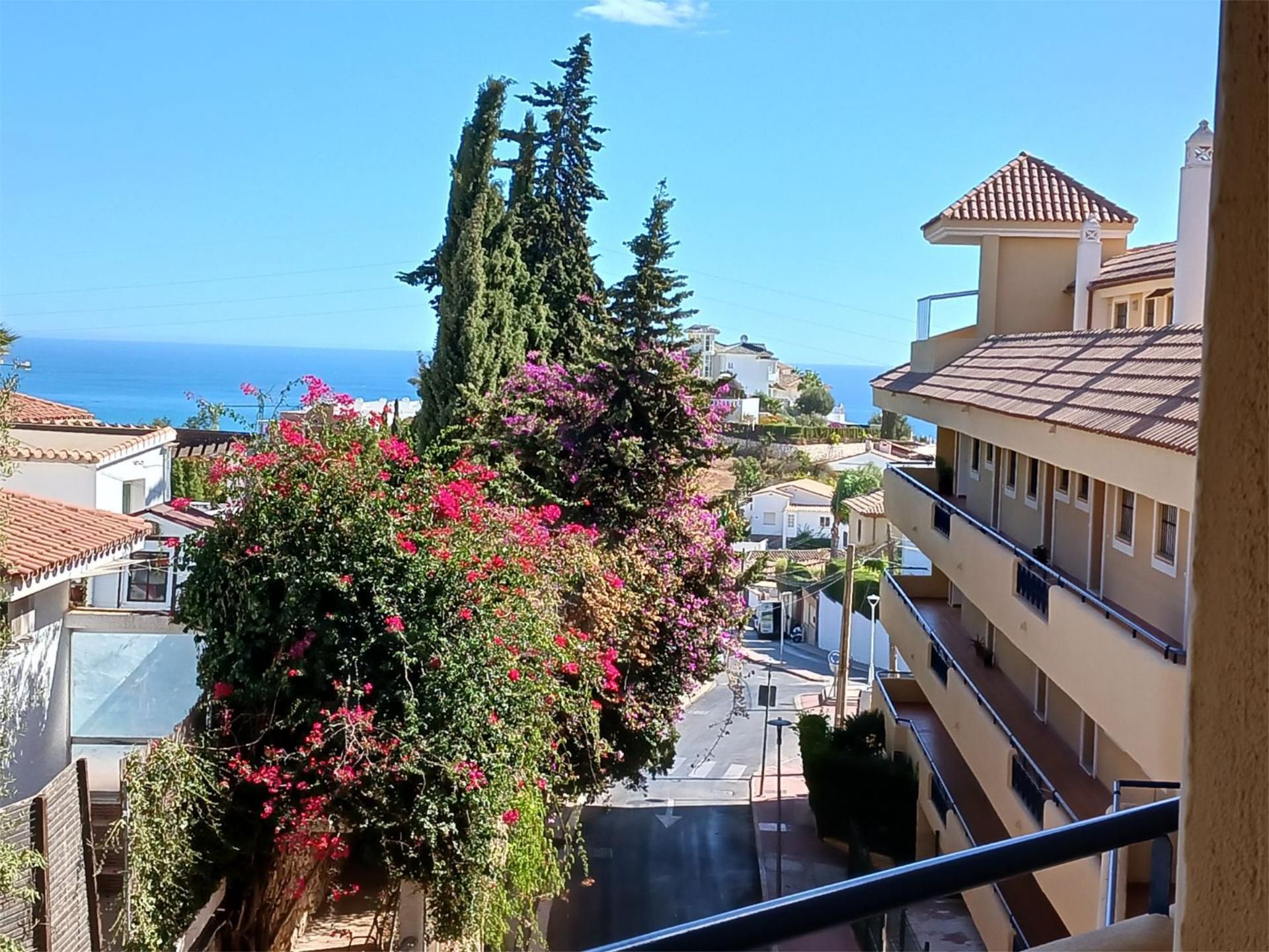 Flat for sale in Calle Castaño, 73, Torreblanca del Sol Exterior view of Flat for sale in Fuengirola with Air Conditioner, Terrace and Swimming Pool